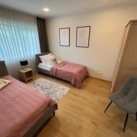 Maja Paernus Privaatse Hoovi, Sauna Ja Tasuta Parkimisega 펜션