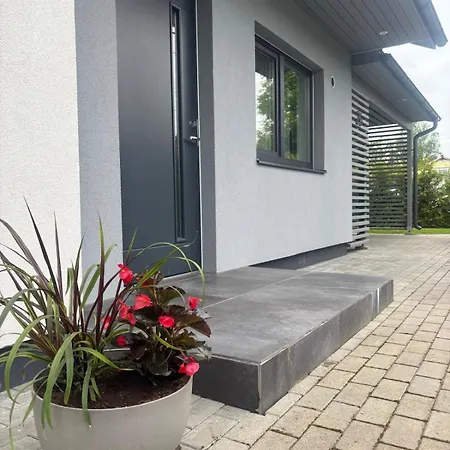 Maja Paernus Privaatse Hoovi, Sauna Ja Tasuta Parkimisega 펜션